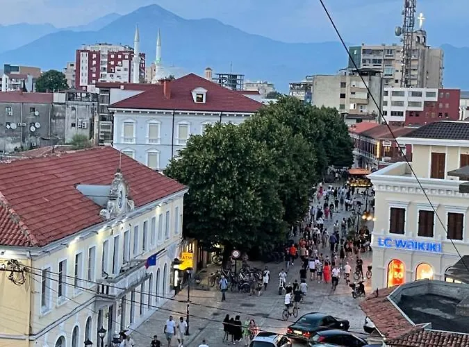 Pedestrian Street Center *