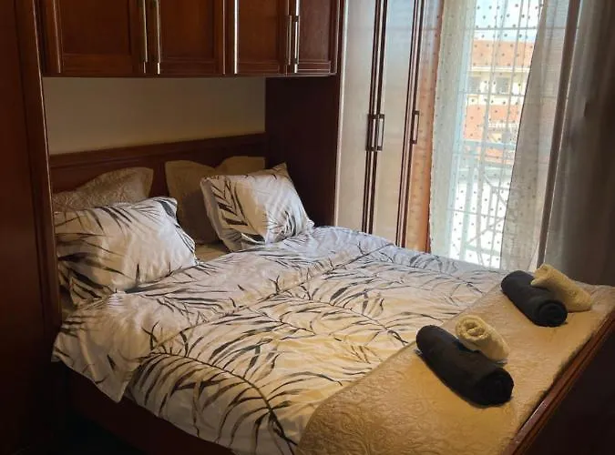 Pedestrian Street Center Appartement