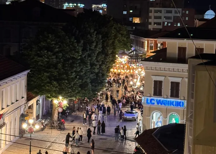 Pedestrian Street Center 아파트 *